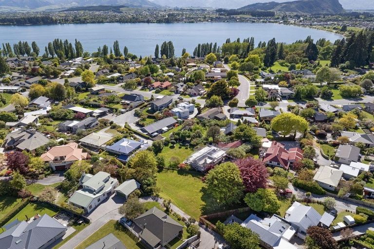 Photo of property in 18 Heuchan Lane, Wanaka, 9305