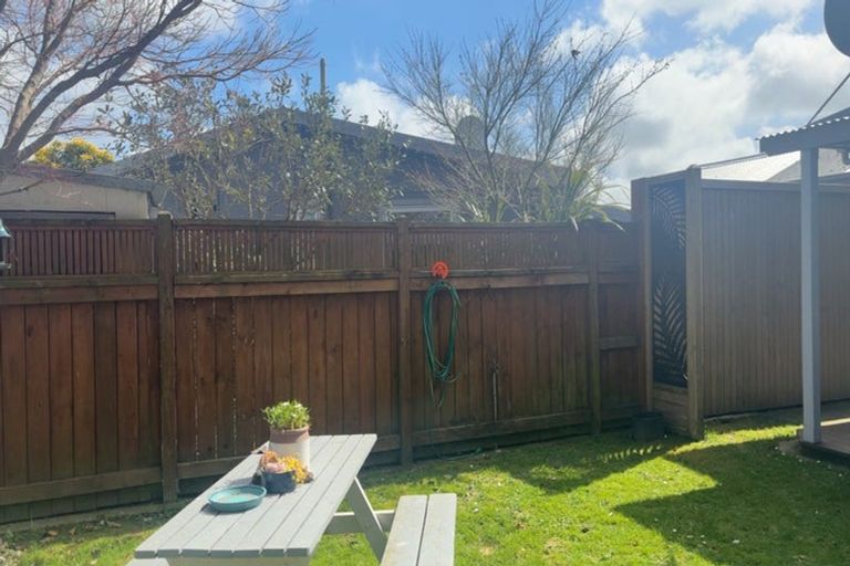 Photo of property in 107 Ryder Crescent, Levin, 5510