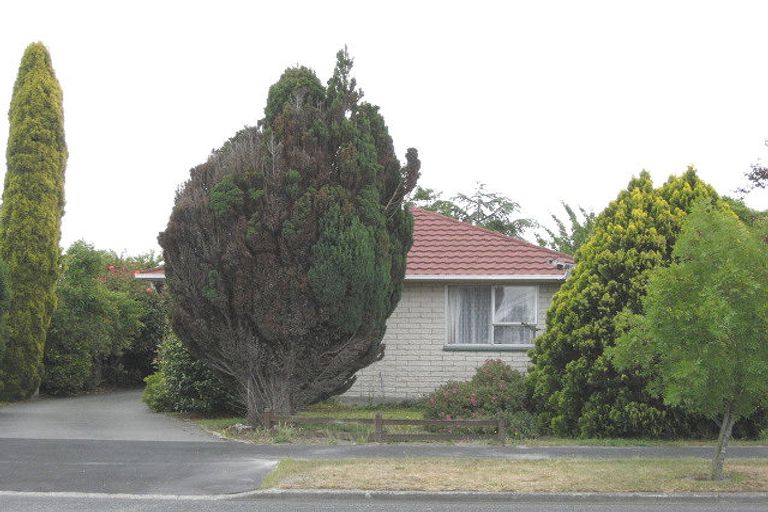 Photo of property in 88 Inwoods Road, Parklands, Christchurch, 8083