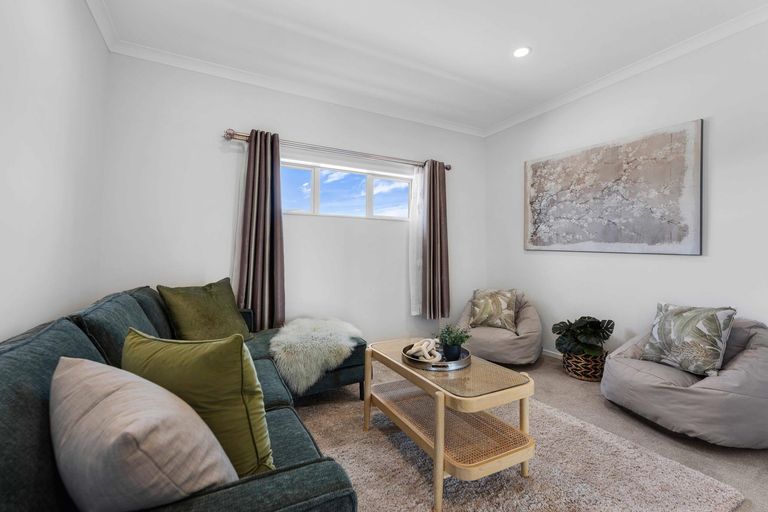 Photo of property in 9 Mclachlan Way, Pokeno, 2471