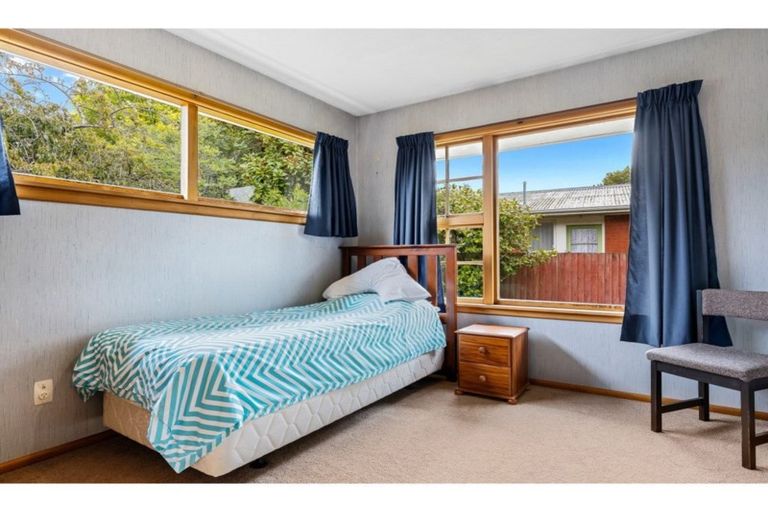 Photo of property in 7 Mirfield Place, Russley, Christchurch, 8042