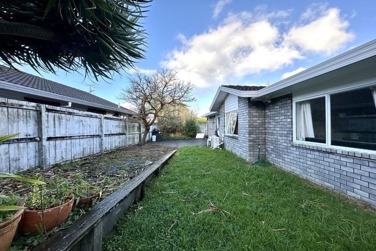Photo of property in 22 Millstream Drive, Henderson, Auckland, 0610