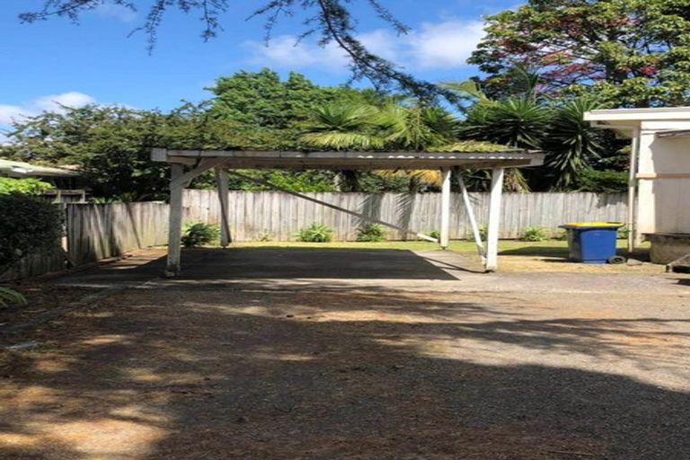 Photo of property in 8 Sturges Road, Henderson, Auckland, 0610