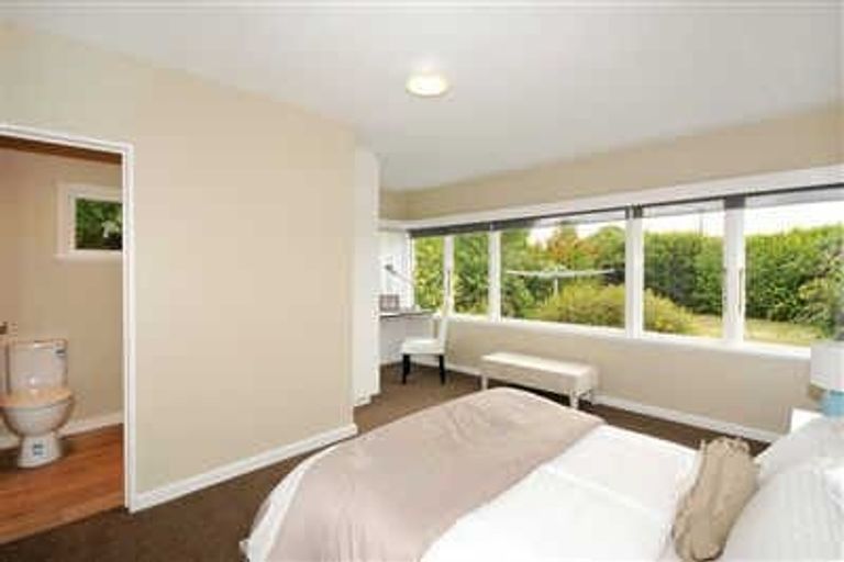 Photo of property in 244 Grahams Road, Bryndwr, Christchurch, 8053