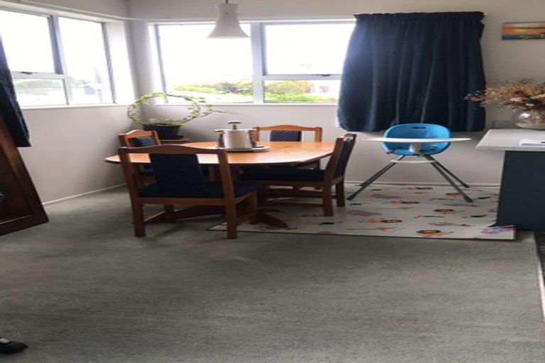 Photo of property in 1 Cyril Way, Paparangi, Wellington, 6037