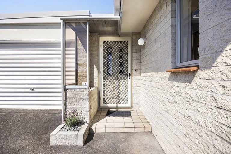 Photo of property in 5a Webster Street, Westown, New Plymouth, 4310