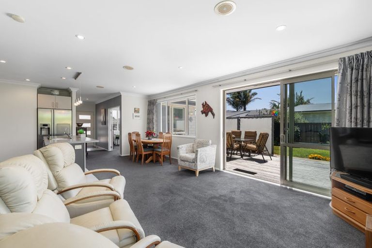 Photo of property in 18 Oakwood Way, Papamoa Beach, Papamoa, 3118