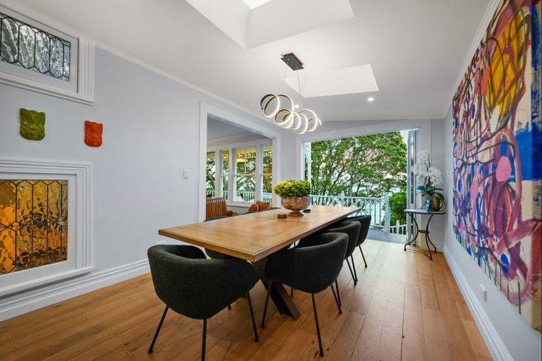 Photo of property in 36 Queen Street, Northcote Point, Auckland, 0627