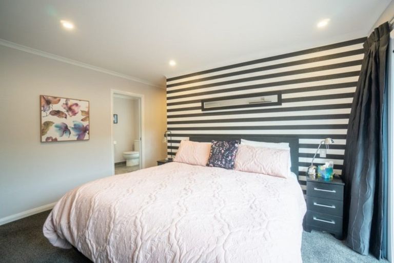 Photo of property in 3 Freedom Drive, Kelvin Grove, Palmerston North, 4414