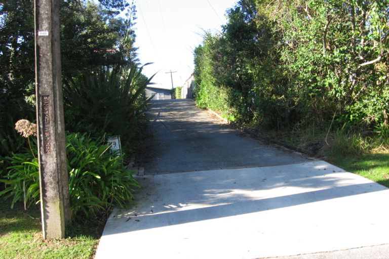 Photo of property in 69 Tiroroa Avenue, Te Atatu South, Auckland, 0610