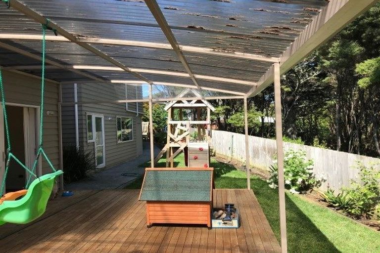 Photo of property in 76 Kyle Road, Greenhithe, Auckland, 0632