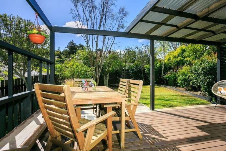 Photo of property in 2/7 Wilkinson Way, Browns Bay, Auckland, 0630