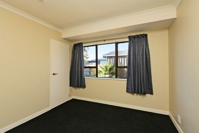 Photo of property in 77 Avondale Road, Taradale, Napier, 4112