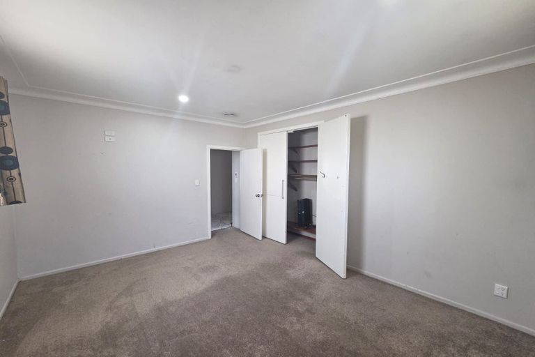 Photo of property in 2/4 Carlie Street, Papatoetoe, Auckland, 2025