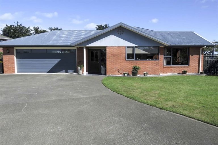 Photo of property in 14 Kirkoswald Street, Wallacetown, 9816