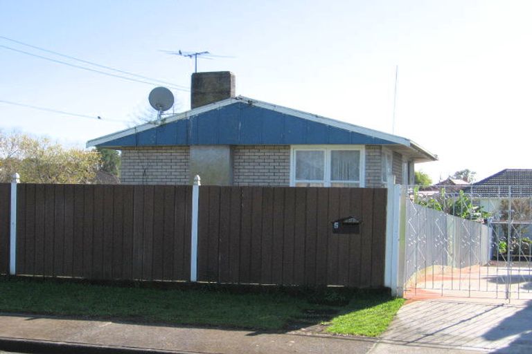 Photo of property in 5 Crown Crescent, Otara, Auckland, 2023