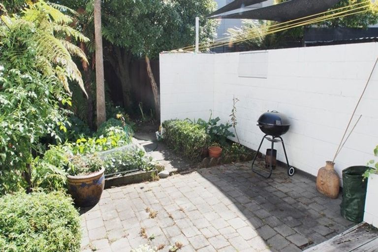 Photo of property in 2/10 Sherborne Street, St Albans, Christchurch, 8014