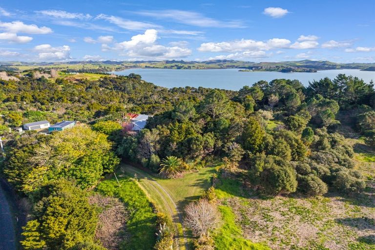 Photo of property in 438 Pahi Road, Pahi, Paparoa, 0571