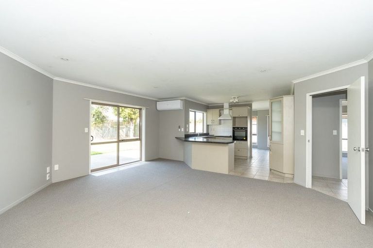 Photo of property in 12 Wakefield Place, Rototuna North, Hamilton, 3210