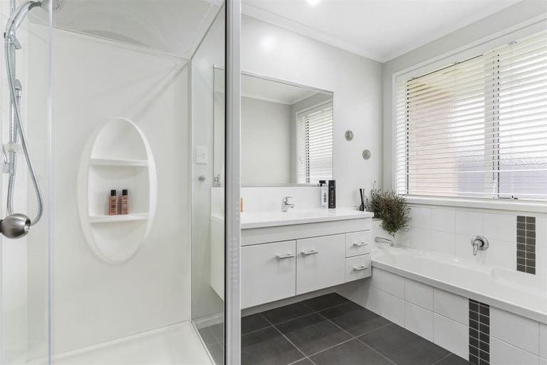 Photo of property in 83 Doncaster Drive, Papamoa Beach, Papamoa, 3118