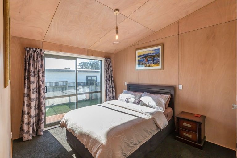 Photo of property in 35 Barling Street, Himatangi Beach, Foxton, 4891