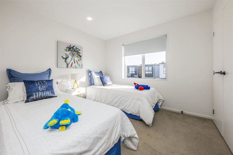 Photo of property in 2 Turehu Road, Papakura, 2110