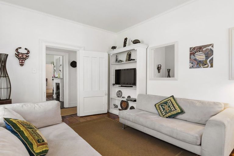 Photo of property in 56 Wellington Street, Nelson South, Nelson, 7010