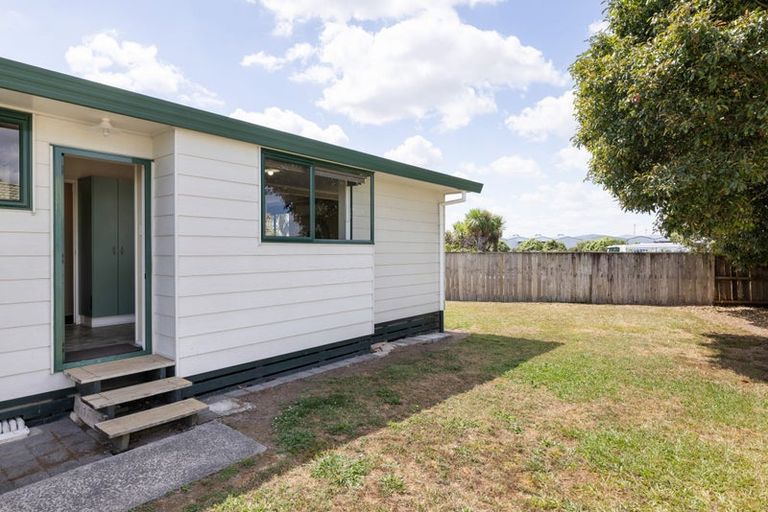 Photo of property in 16 Myrlene Place, Nawton, Hamilton, 3200