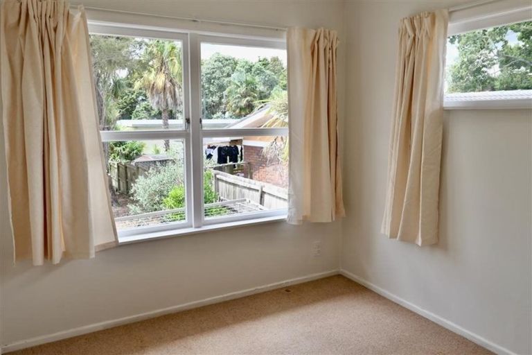 Photo of property in 20 Hillcrest Grove, Hillpark, Auckland, 2102
