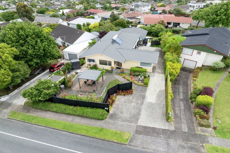 Photo of property in 117 Bradbury Road, Botany Downs, Auckland, 2010