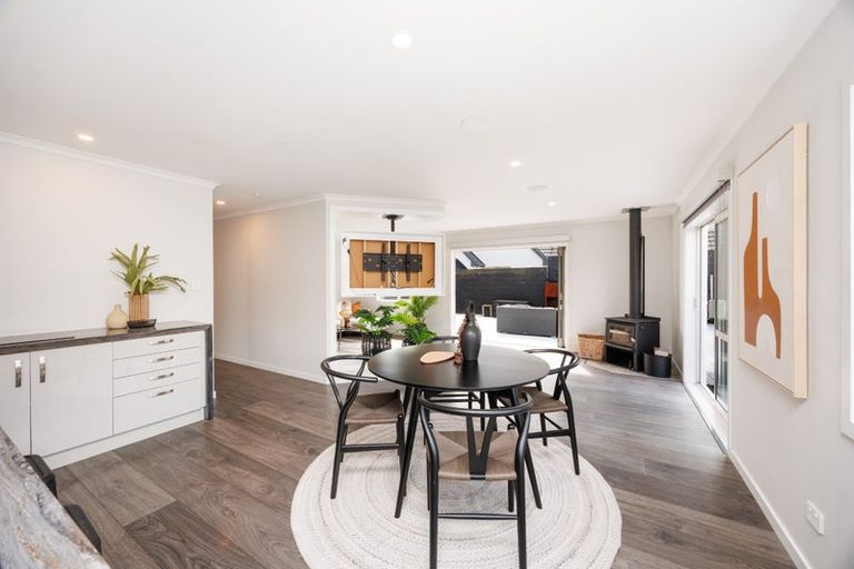 Photo of property in 47 Karina Terrace, Roslyn, Palmerston North, 4414