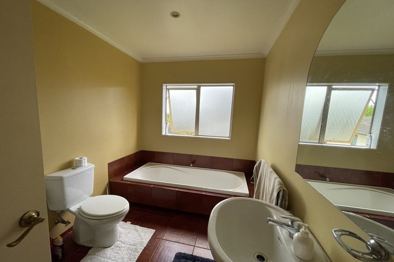 Photo of property in 10 Glendhu Road, Bayview, Auckland, 0629