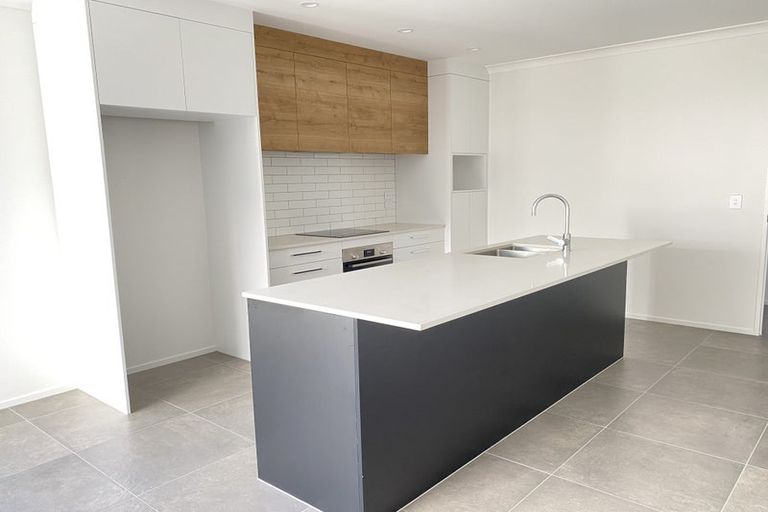 Photo of property in 6b Jern Place, Eastern Beach, Auckland, 2012