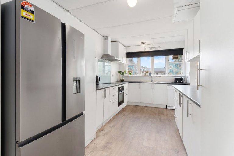 Photo of property in 75 Victoria Street, Carterton, 5713