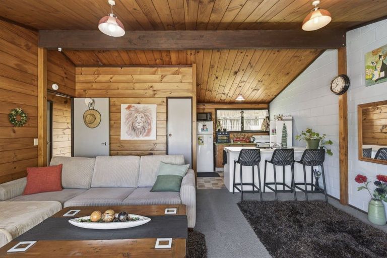 Photo of property in 14a Ambury Place, Merrilands, New Plymouth, 4312