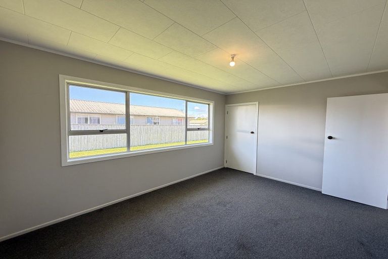 Photo of property in 27 Blake Street, Waitara, 4320
