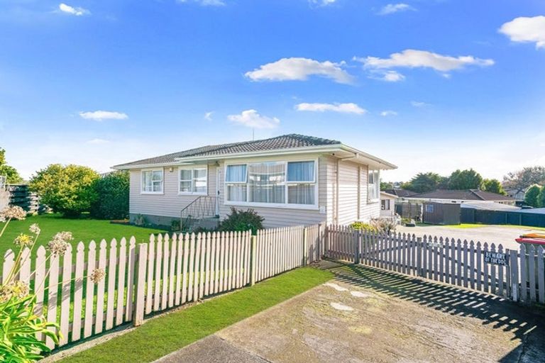 Photo of property in 50 Hobart Crescent, Wattle Downs, Auckland, 2103