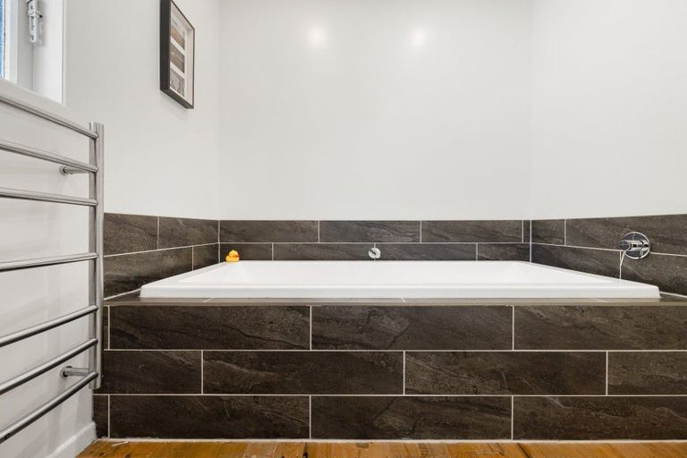 Photo of property in 70 Houchens Road, Glenview, Hamilton, 3206