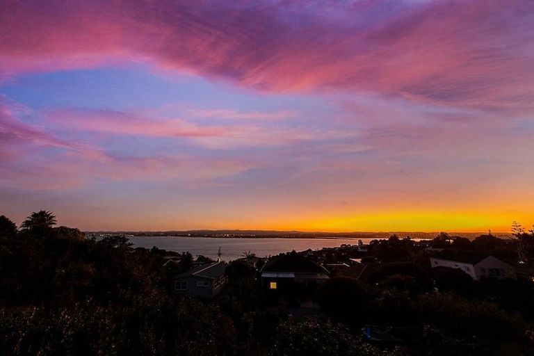 Photo of property in 2/164 Rangatira Road, Beach Haven, Auckland, 0626