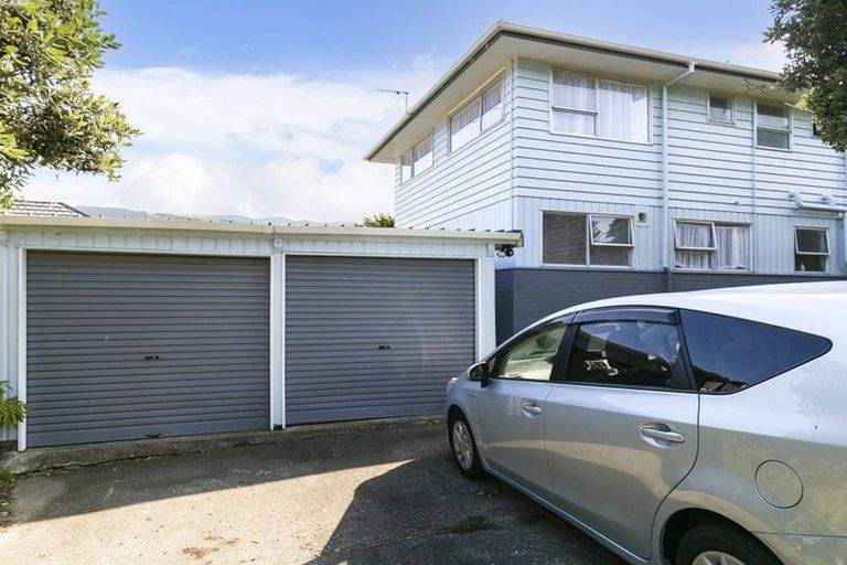 Photo of property in 1/17 Kowhai Street, Tawa, Wellington, 5028