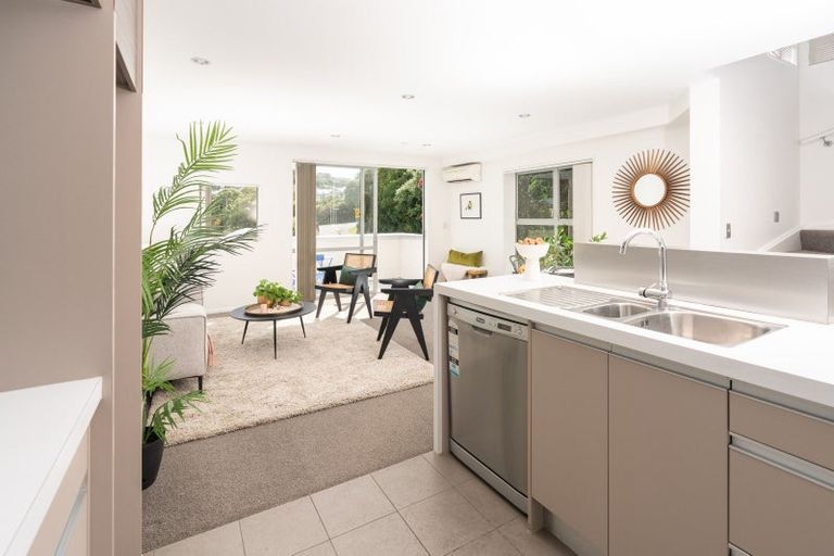 Photo of property in 1/12 Agra Crescent, Khandallah, Wellington, 6035