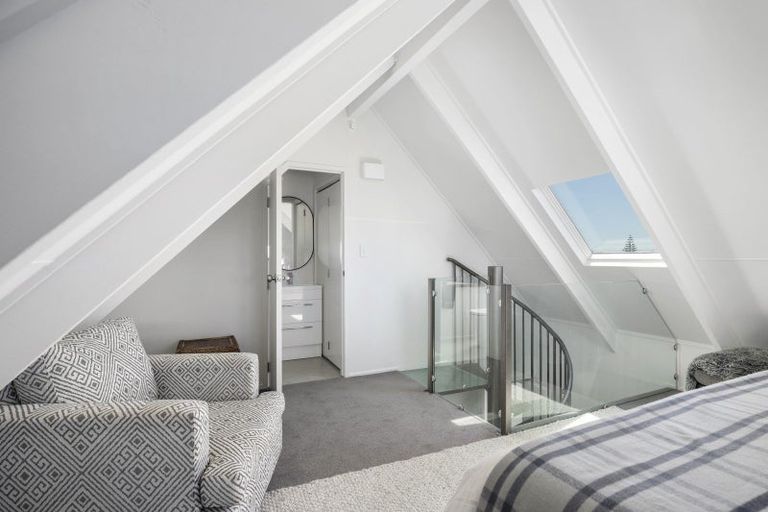 Photo of property in 11 Palm Parade, Riversdale Beach, Masterton, 5872