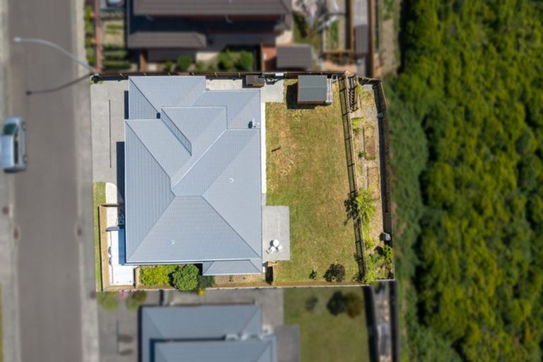 Photo of property in 12 Saint Vincent Terrace, Grenada Village, Wellington, 6037