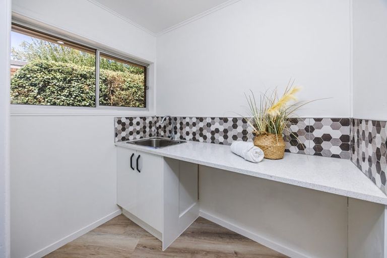 Photo of property in 3 Halcyon Place, Papatoetoe, Auckland, 2025