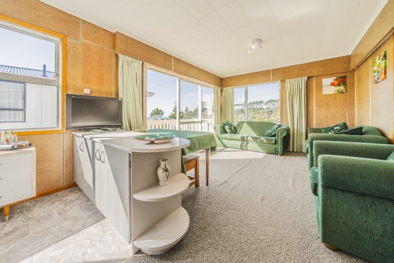 Photo of property in 121 Eighth Avenue, Urenui, 4377