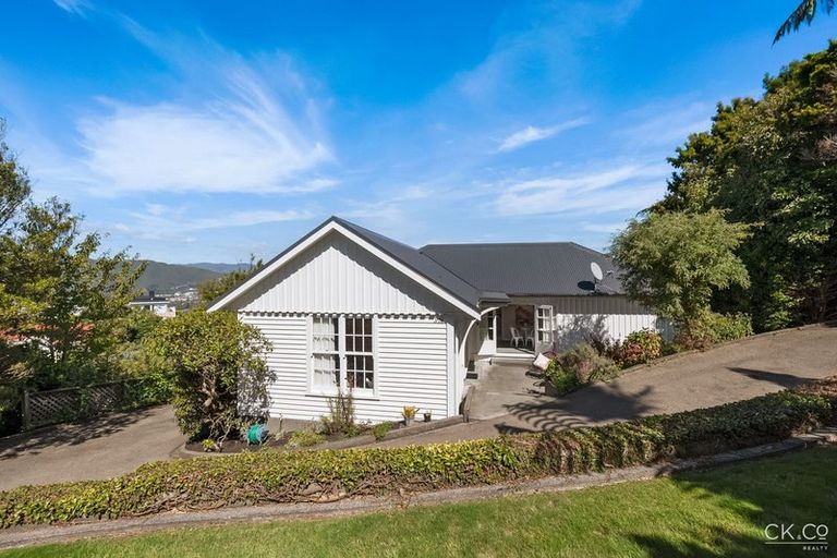 Photo of property in 117a Normandale Road, Normandale, Lower Hutt, 5010