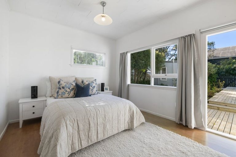 Photo of property in 1/1a Scarboro Terrace, Murrays Bay, Auckland, 0630