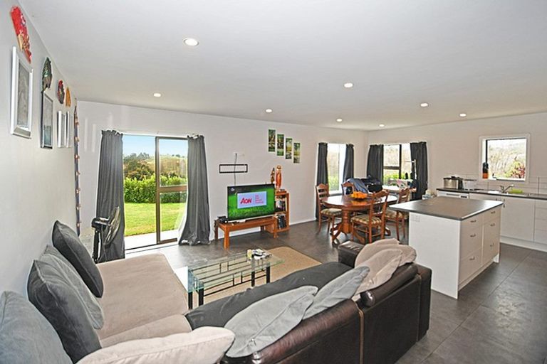 Photo of property in 17 Lupis Way, Kaiwaka, 0573