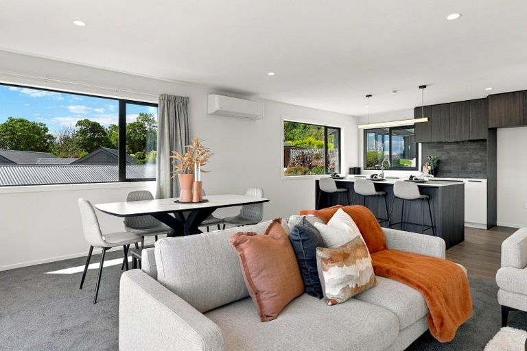 Photo of property in 6 Blackhawk Close, Kinloch, 3377