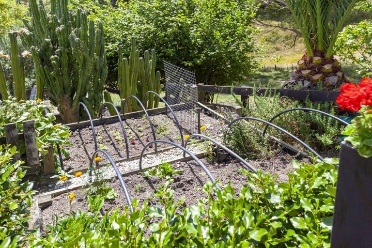 Photo of property in 105 Waterfall Road, Paraparaumu, 5032